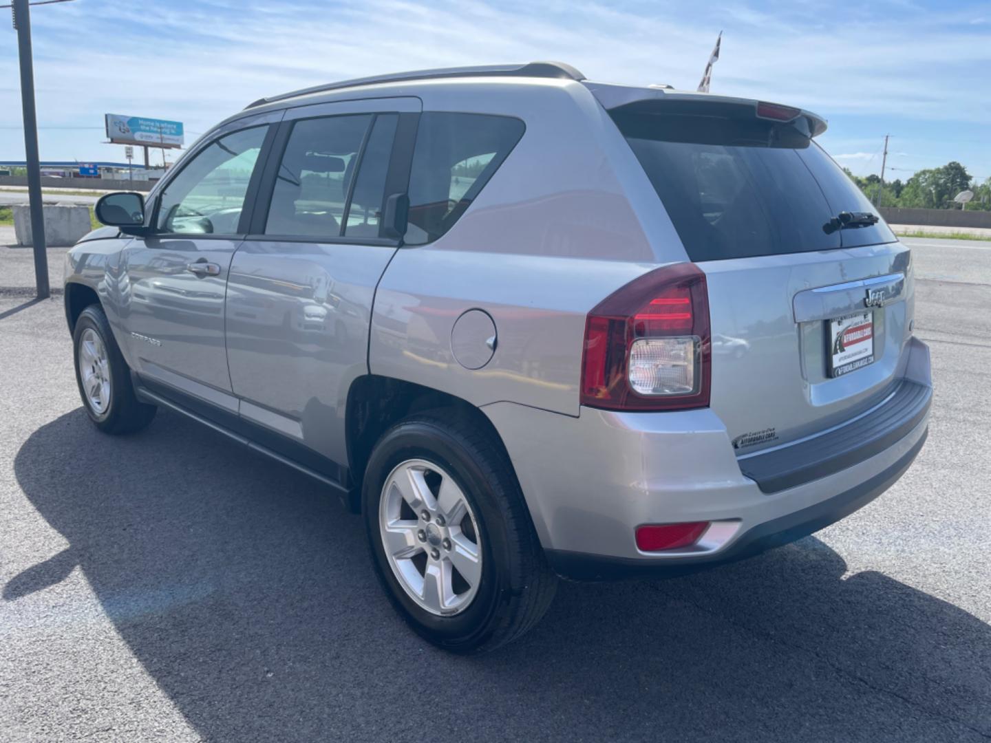 2016 Silver Jeep Compass (1C4NJCEA4GD) with an 4-Cyl, 2.0 Liter engine, Automatic, CVT transmission, located at 8008 Warden Rd, Sherwood, AR, 72120, (501) 801-6100, 34.830078, -92.186684 - Photo#5